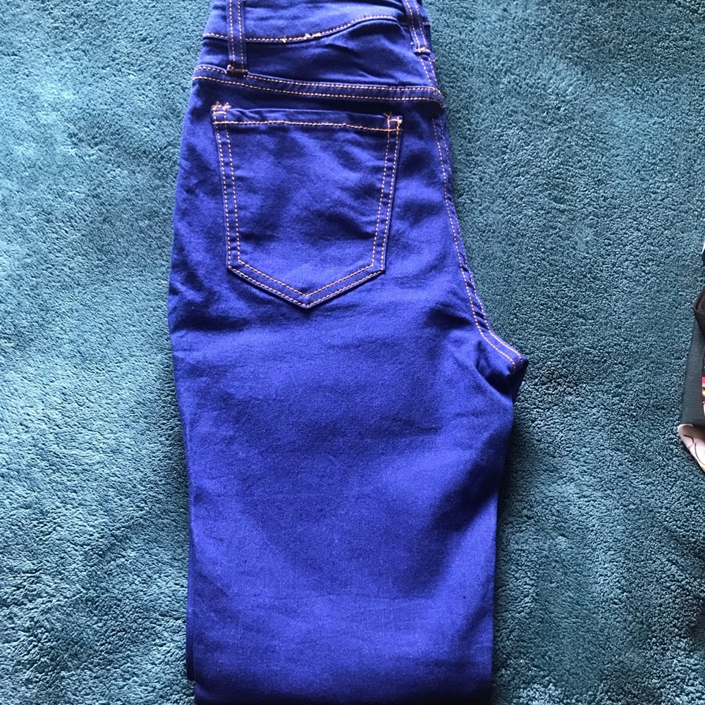 These are new jeans never used them!